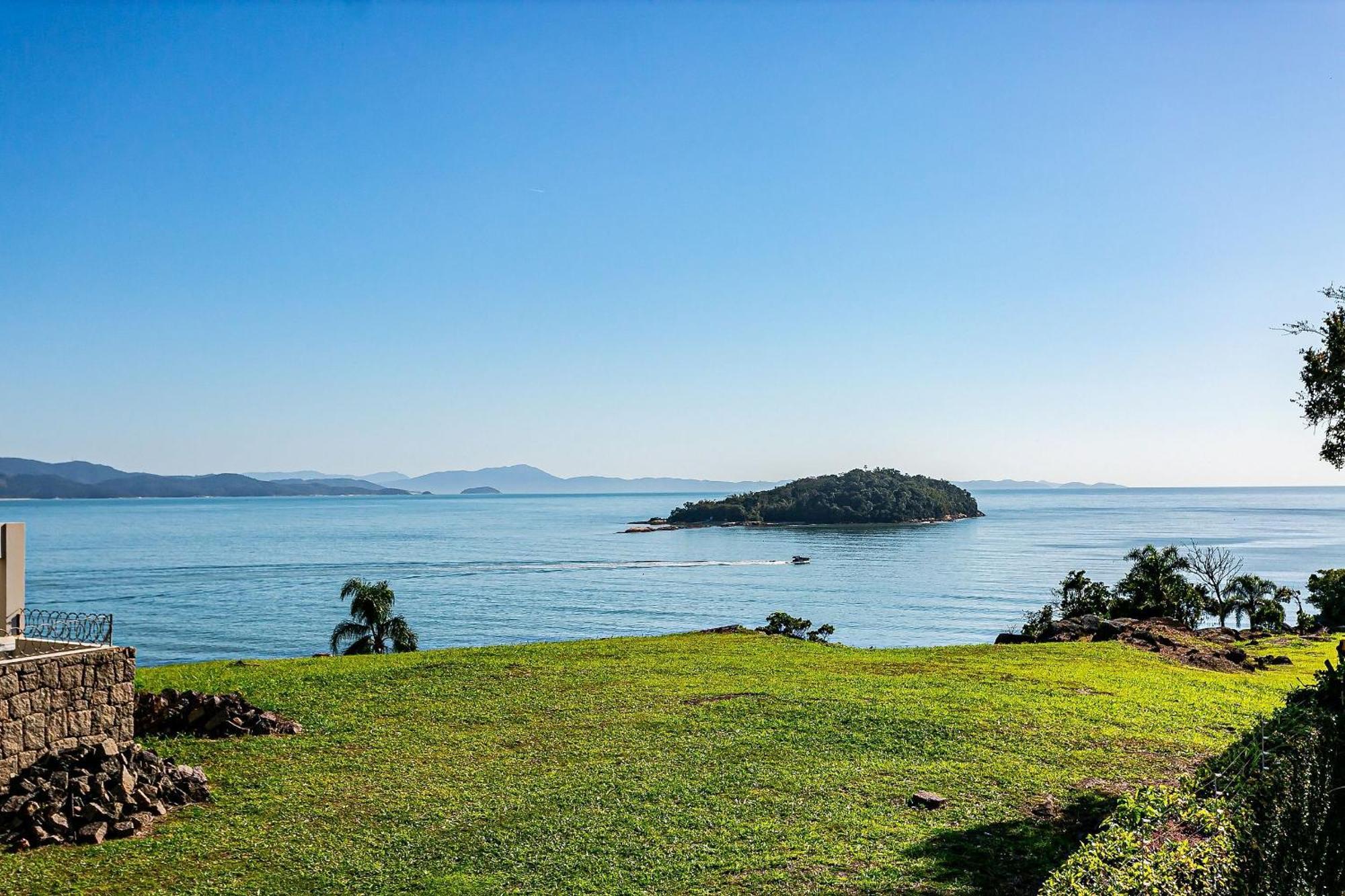 Apto C/ Sacada A 5 Min Da Praia Em Canajure Cro206